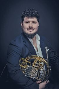 Hornist Matias Piñeira